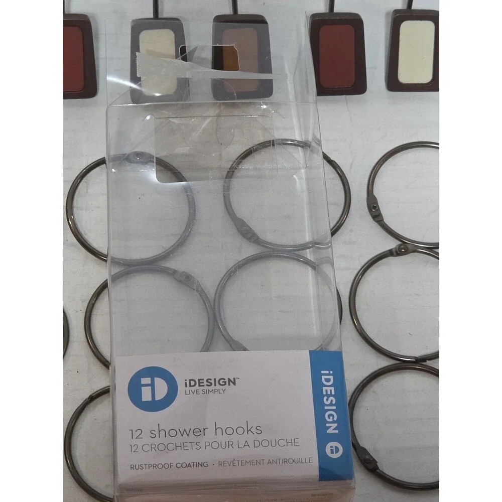 12 Shower curtain hooks Rectangular Burg/Cream/Tan And 12 Rings . By  I-Design